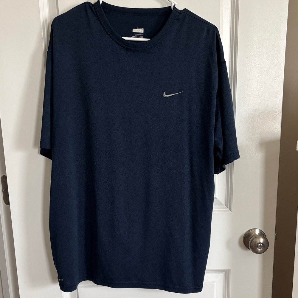 Nike Men's Dark Blue Short Sleeve Tee